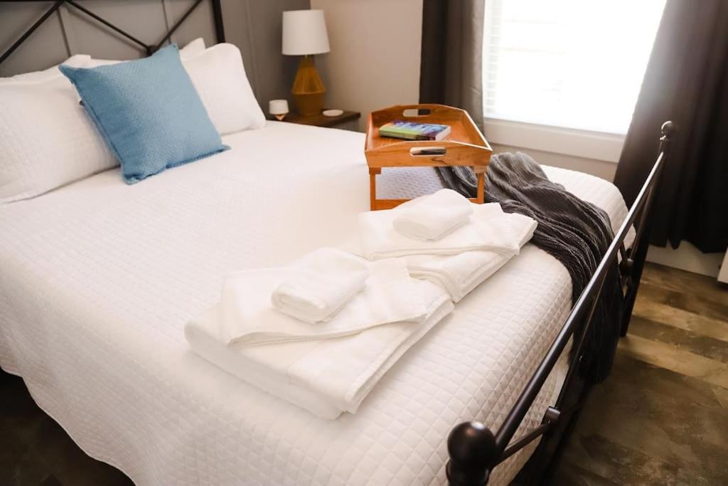 The Little Getaway-Sleeps 4, Firepit, Pet Friendly Villa Pottsboro Luaran gambar