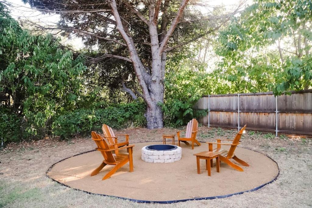 The Little Getaway-Sleeps 4, Firepit, Pet Friendly Villa Pottsboro Luaran gambar